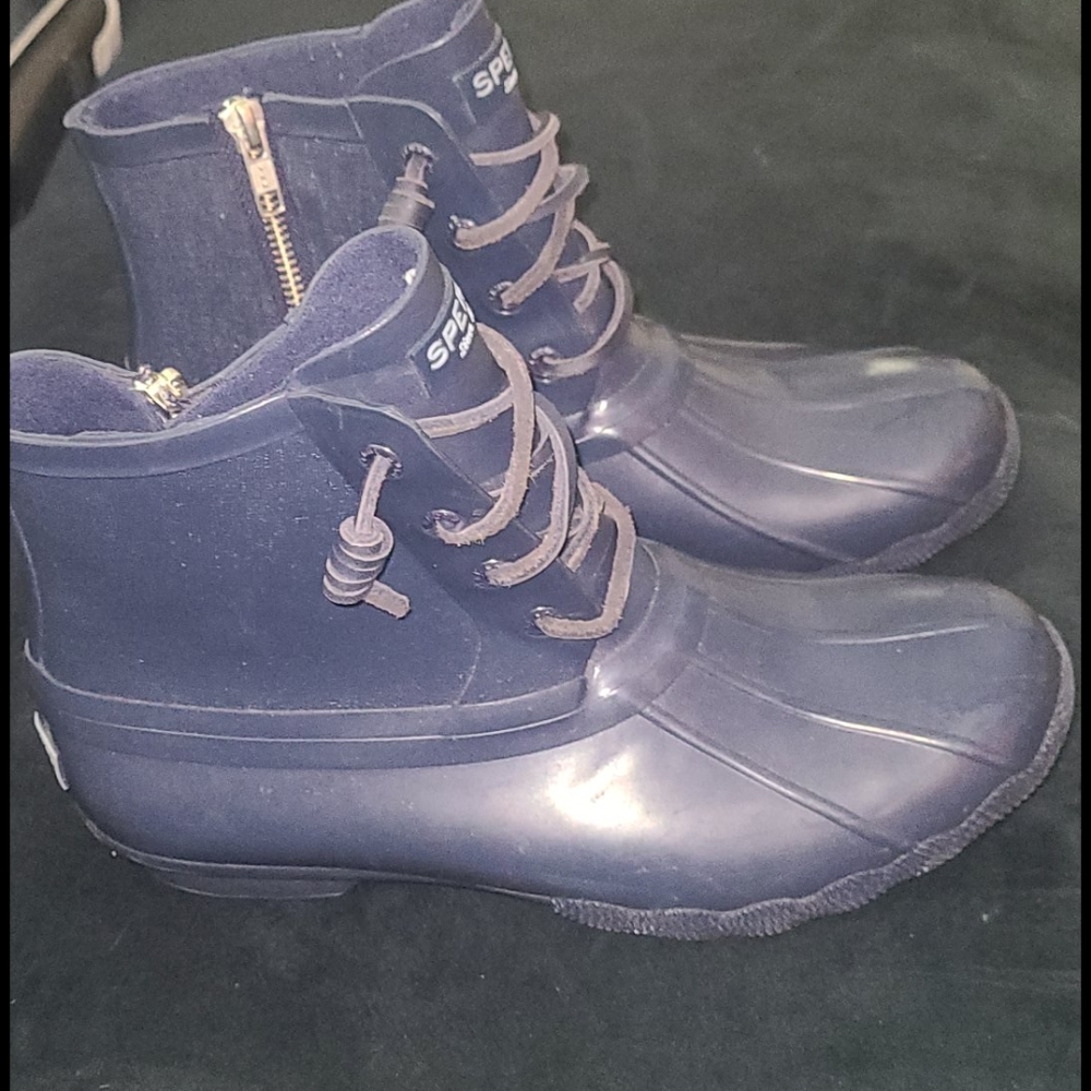 Duck boots